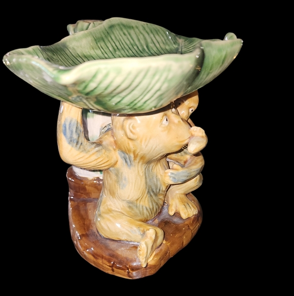 Vintage Majolica monkey and baby banana leaf bowl.  - Picture 2 of 5